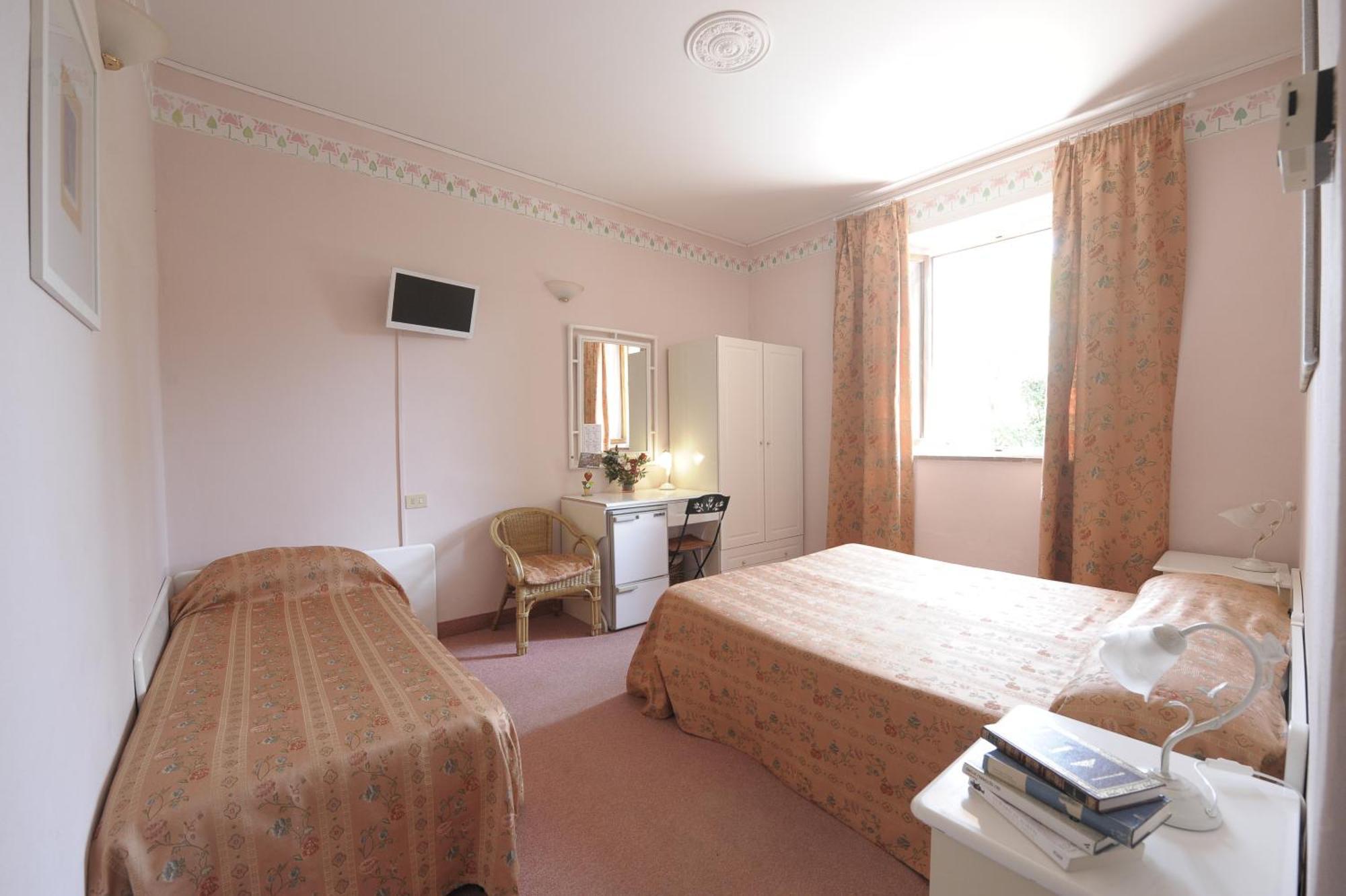 Hotel Villa Belvedere ซานจีมิญญาโน ภายนอก รูปภาพ
