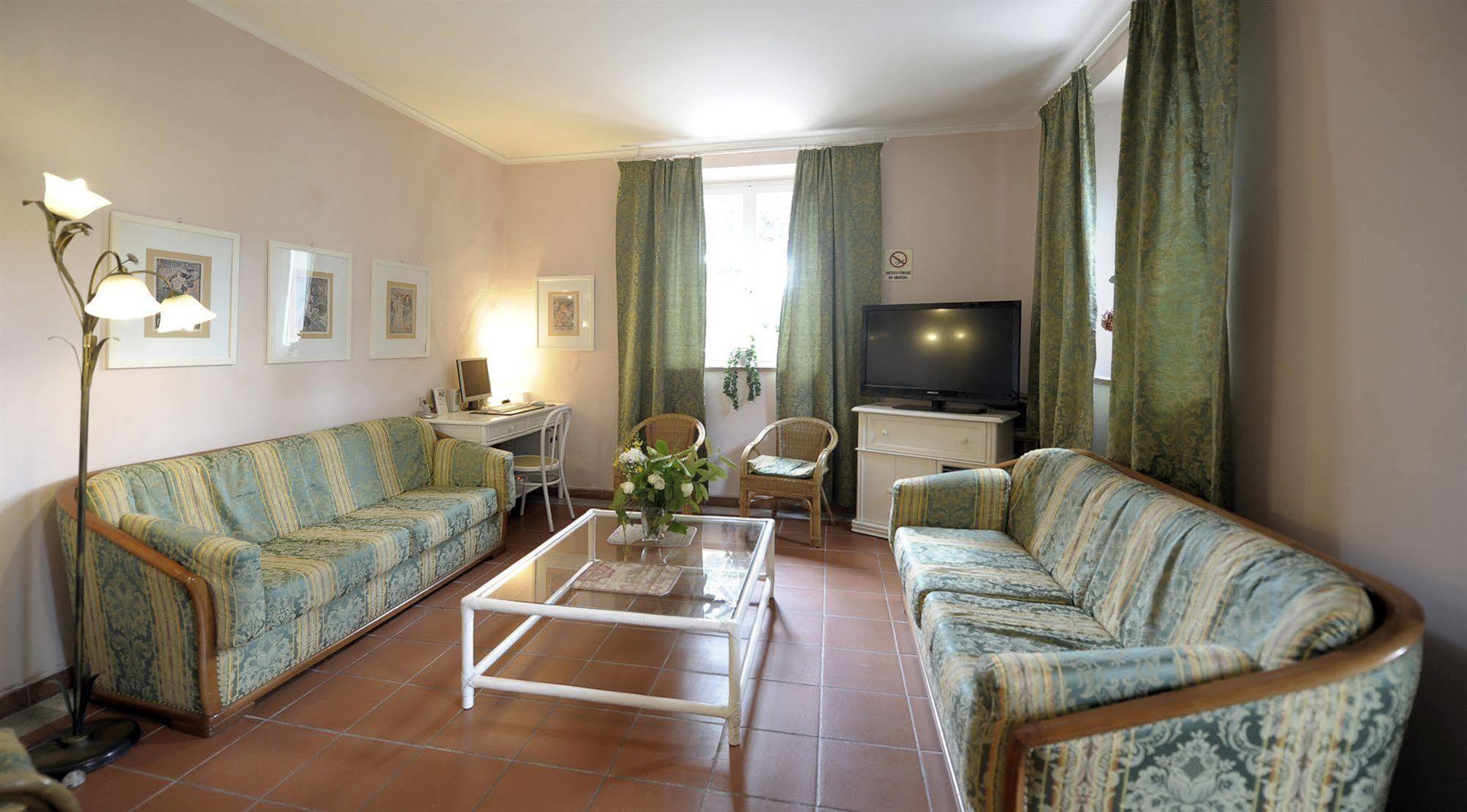 Hotel Villa Belvedere ซานจีมิญญาโน ภายนอก รูปภาพ